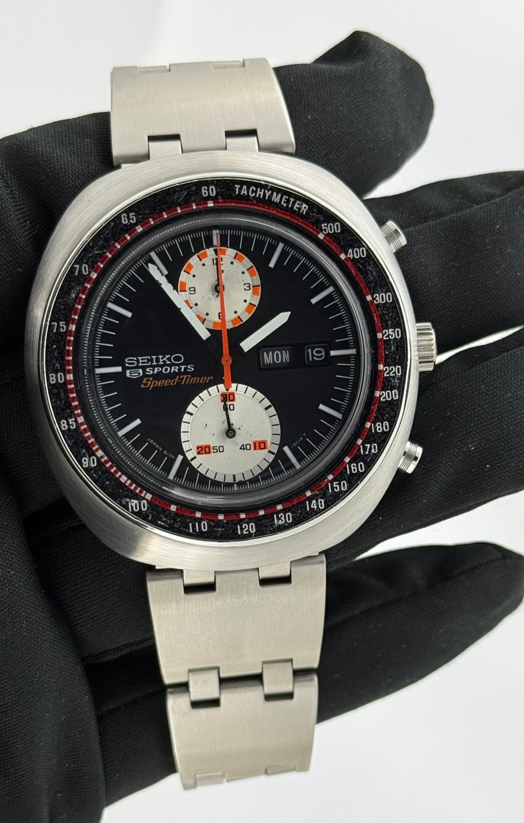 Reloj Seiko 5 Sports Speed Timer UFO - Imagen 2