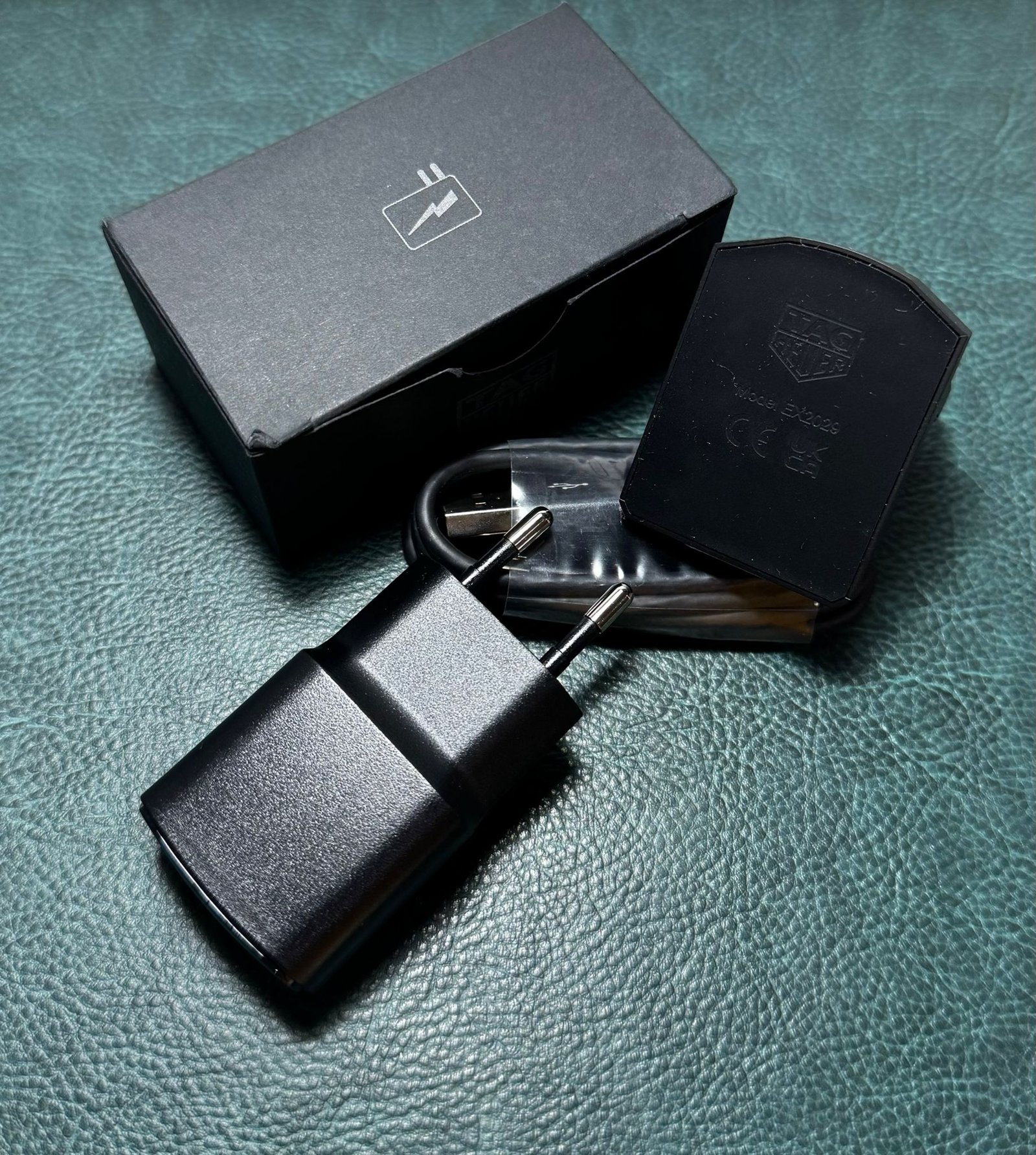 CARGADOR USB TAC HEUER CONECTIC E4 EX2029 - Imagen 2