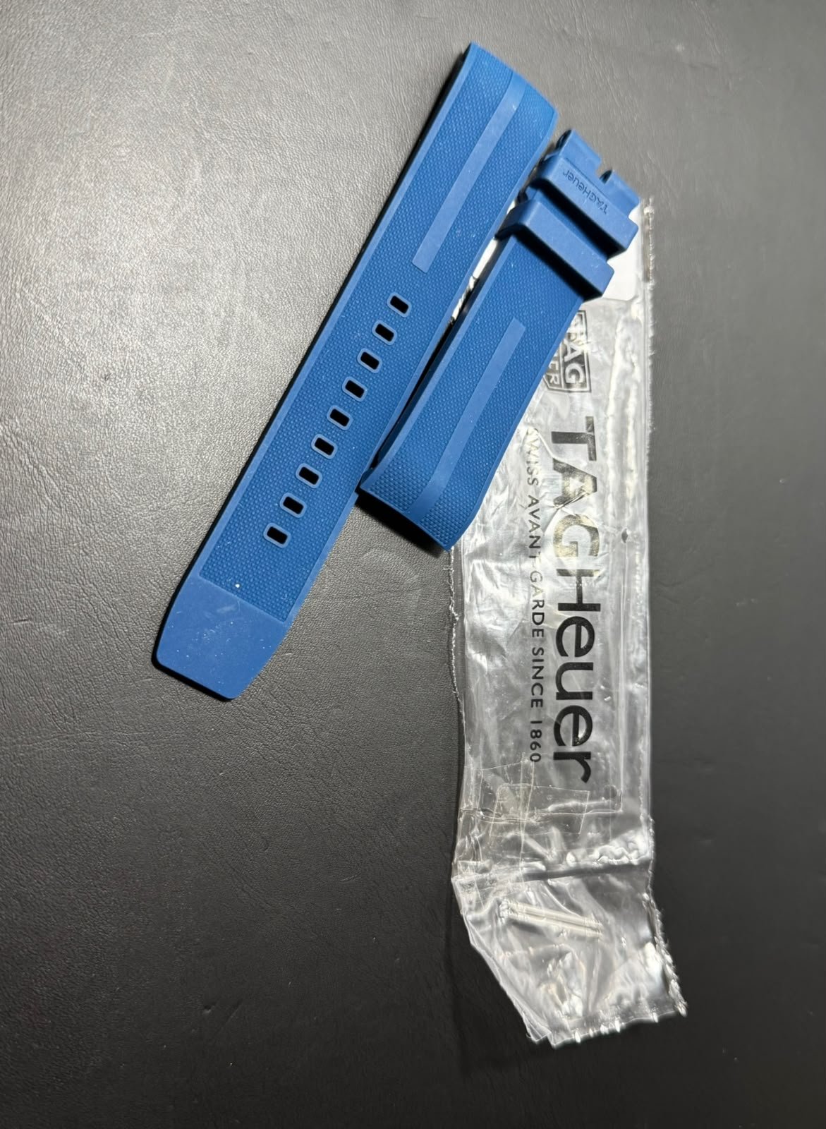 CORREA CAUCHO AZUL PARA TAG HEUER FORMULA 1 X RED BULL RACING EDICION ESPECIAL 43 MM